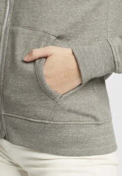 OXMO Celia - Sweater Met Rits - Medium Grey Melange 12 OXMO Celia - Sweater Met Rits - Medium Grey Melange -OXMO Verkoopwinkel 0d8560fb6c784de582b55343cfbf8f1a