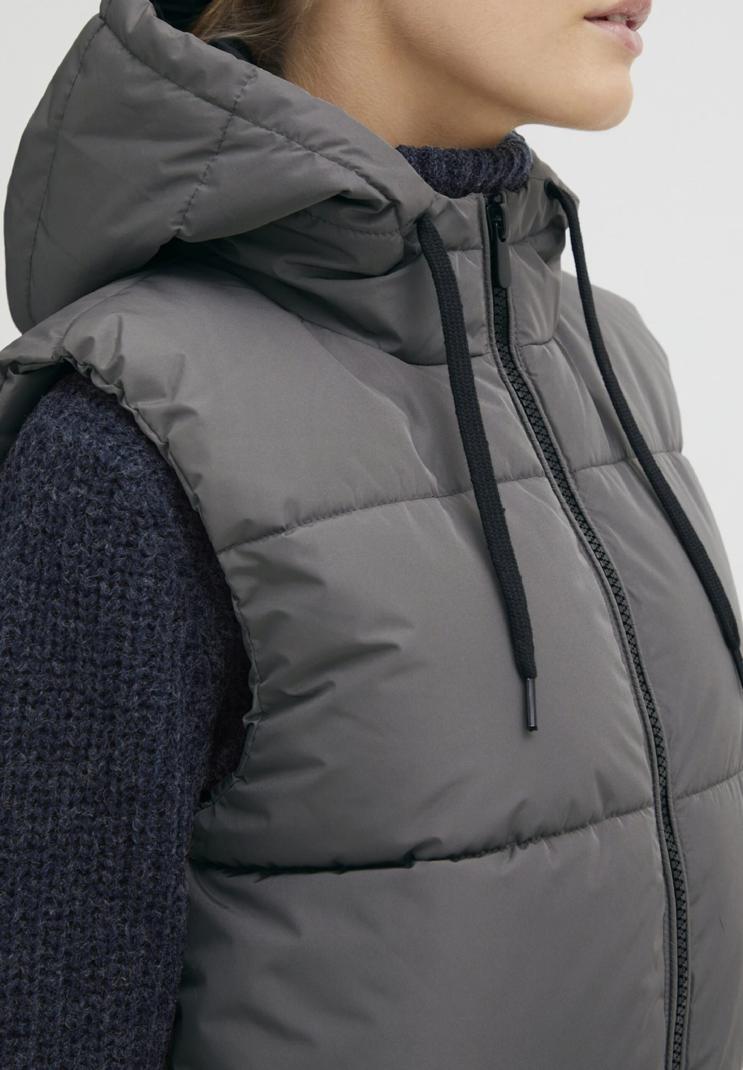 OXMO Oxsolice - Bodywarmer - Pewter 6 OXMO Oxsolice - Bodywarmer - Pewter - Afbeelding 4