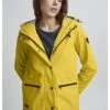 OXMO Oxbecky - Regenjas - Primrose Yellow 2 OXMO Oxbecky - Regenjas - Primrose Yellow -OXMO Verkoopwinkel 4708843afae249199b37151d6a15f898