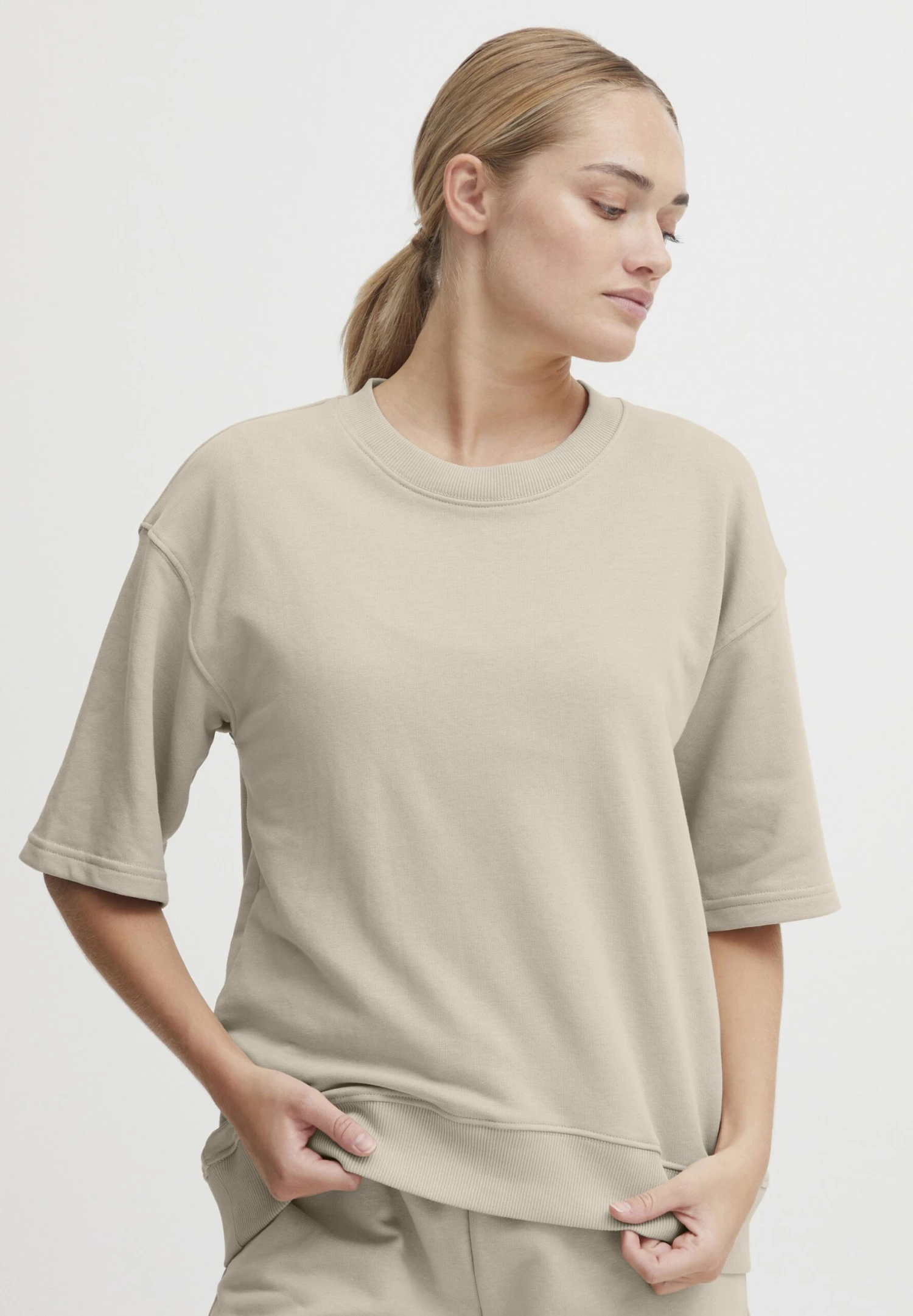 OXMO Oxsafina - T-Shirt Basic - Doeskin 3 OXMO Oxsafina - T-Shirt Basic - Doeskin