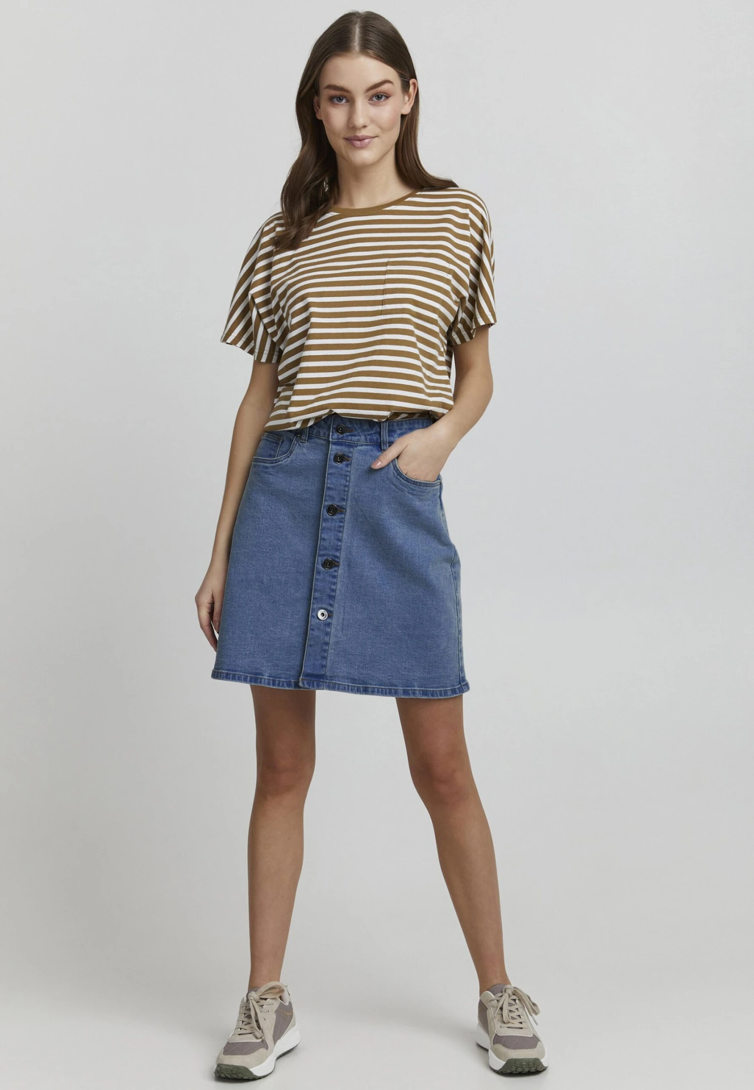 OXMO Frigga - A-Lijn Rok - Light Blue Denim 4 OXMO Frigga - A-Lijn Rok - Light Blue Denim - Afbeelding 2