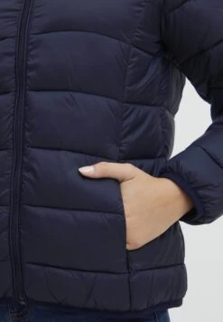 OXMO Oxbene - Winterjas - Peacoat 12 OXMO Oxbene - Winterjas - Peacoat -OXMO Verkoopwinkel 60beb97d366e44ec9aba5559e4e1f44e