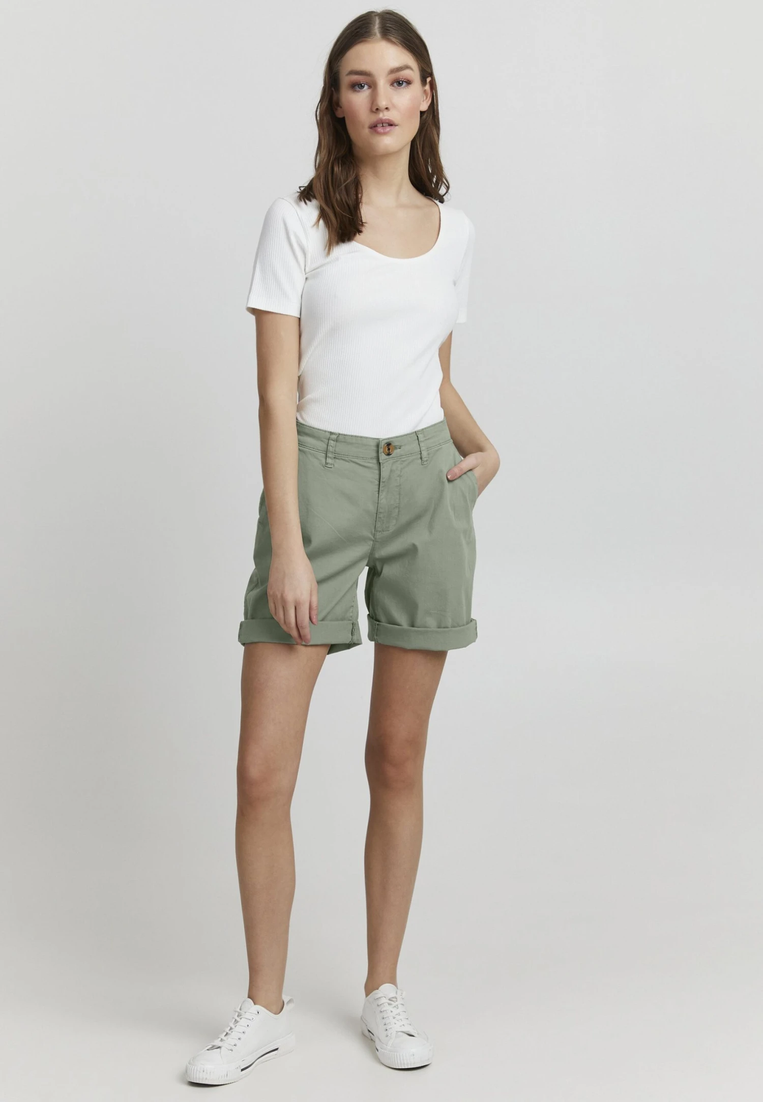 OXMO Charline - Shorts - Seagrass 4 OXMO Charline - Shorts - Seagrass - Afbeelding 2