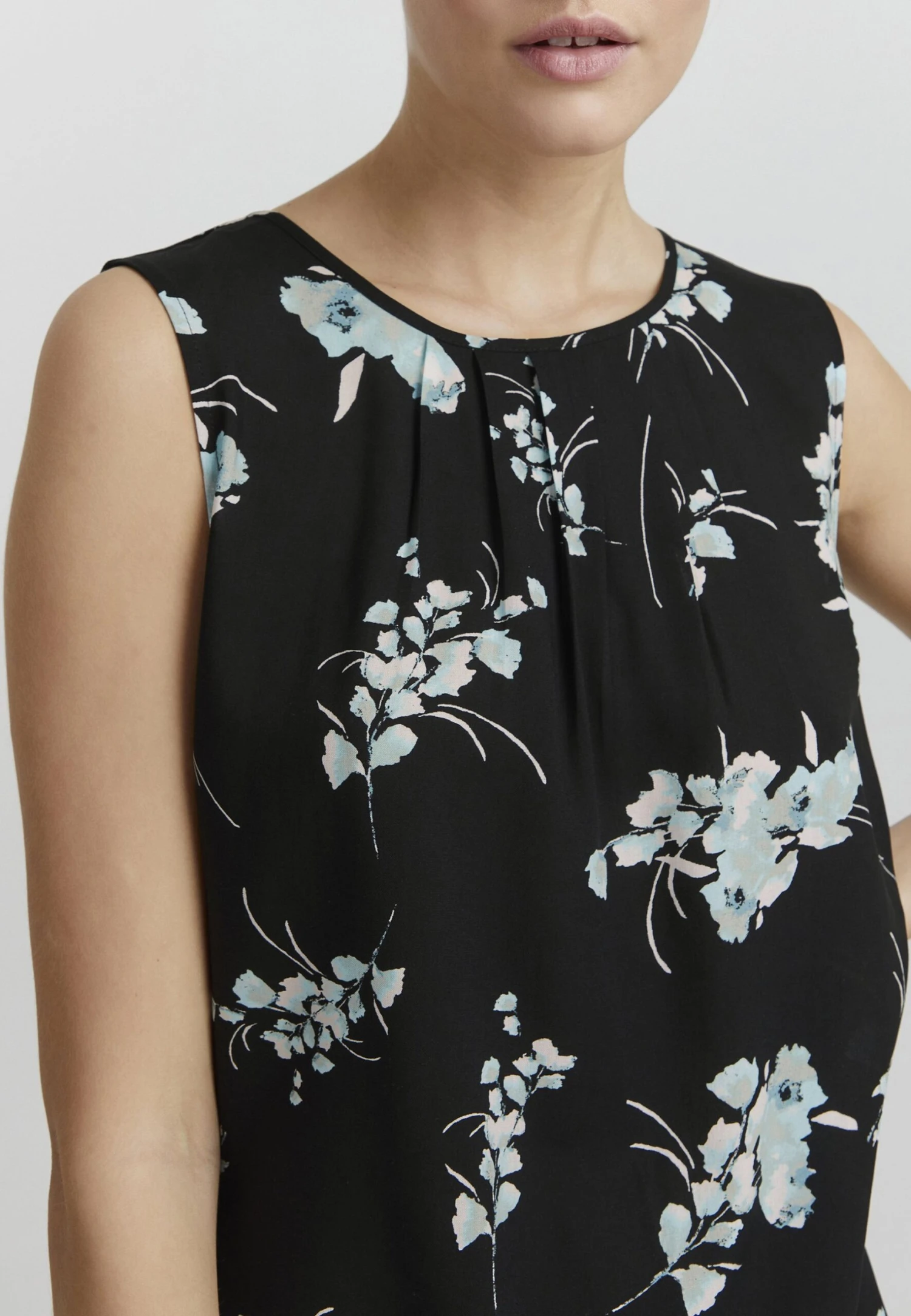OXMO Esja - Blouse - Black Mix 6 OXMO Esja - Blouse - Black Mix - Afbeelding 4