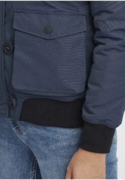 OXMO Oxacila - Winterjas - Insignia Blue -OXMO Verkoopwinkel 8014f656388145f0973ad07abfd37145