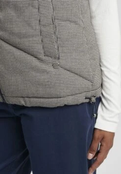 OXMO Oxnennja - Bodywarmer - Insignia Blue -OXMO Verkoopwinkel 8a75bcee983a449c891bfc67da92a38e