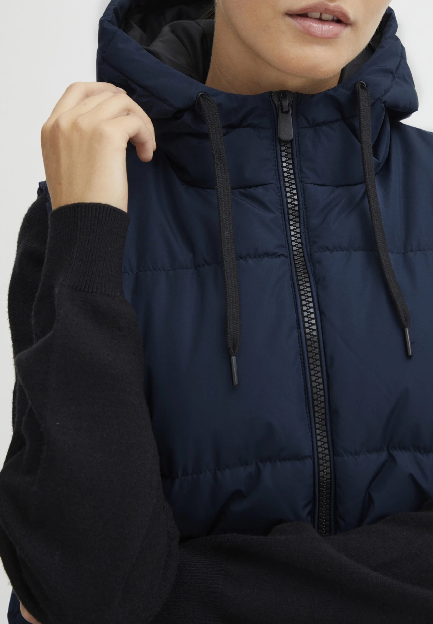 OXMO Oxsolice - Bodywarmer - Total Eclipse 6 OXMO Oxsolice - Bodywarmer - Total Eclipse - Afbeelding 4