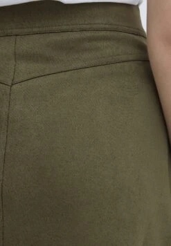 OXMO Oxjune - A-Lijn Rok - Olive Night -OXMO Verkoopwinkel a765f52e58e7459b87f5a6b11110033b