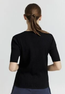 OXMO Riona - T-Shirt Basic - Black -OXMO Verkoopwinkel a9d63ff82f8142b78387895dee55663a