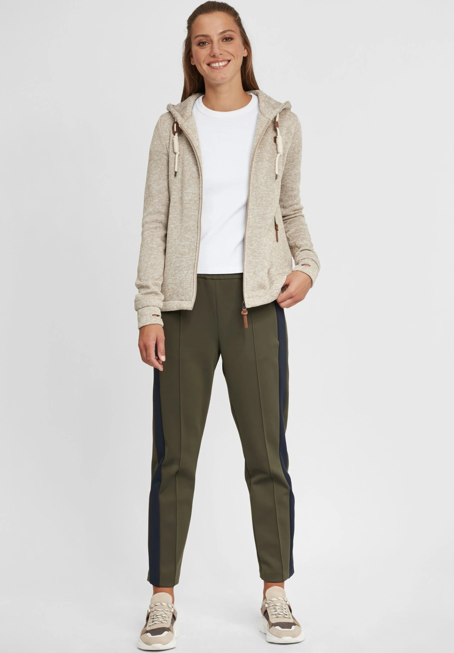 OXMO Oxthory - Sweater Met Rits - Dune 4 OXMO Oxthory - Sweater Met Rits - Dune - Afbeelding 2