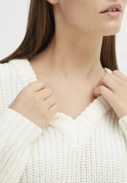 OXMO Nanny - Trui - Cloud Dancer 11 OXMO Nanny - Trui - Cloud Dancer -OXMO Verkoopwinkel d47922929f3a4cef9167407999e0bd16